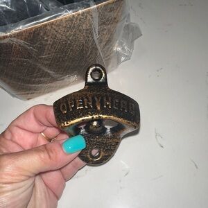 Luwanburg Wall Mount Bottle Opener with Cap Catcher